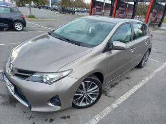 Toyota Corolla Auris 1.6 benzín 97 kw 2013 - 2