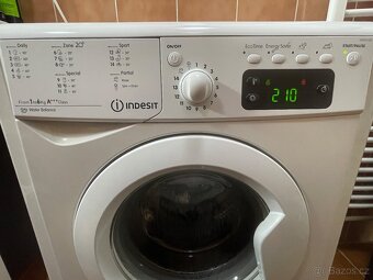Pračka Indesit - 2
