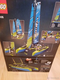 LEGO Technic 42105 Katamarán - 2