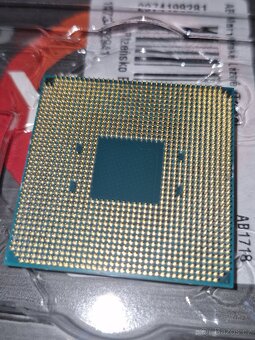 AMD Ryzen 5 1600X + základní chladič k Ryzen 3 - 2