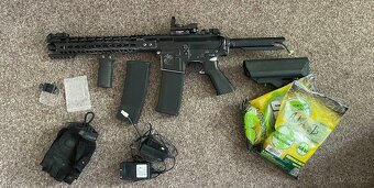 Střelecká výbava na airsoft. - 2