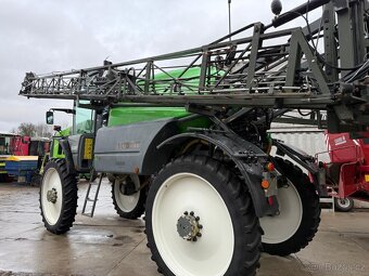 Samojízdný postřikovač Tecnoma Laser 4220, záběr 36 m, rok v - 2