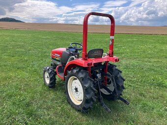 JAPONSKÝ MALOTRAKTOR YANMAR AF118D 4X4 - 2