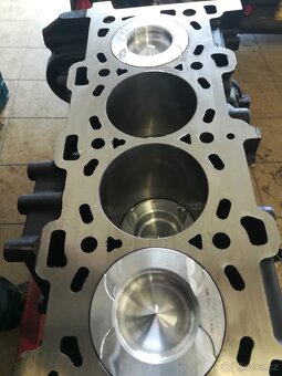 Spodek motoru 2.3 Dci M9R - 2