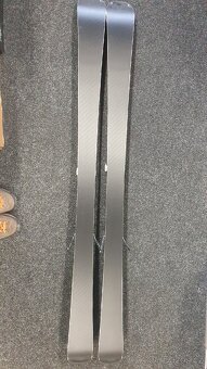 Sjezdové lyže Völkl RTM 7.4 156cm 13,1m radius - 2