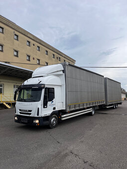 Plachtové vozidlo Iveco Eurocargo 80E22 + shrnovací přívěs - 2