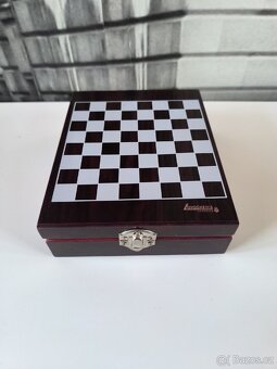 Šachy + sada na víno v dárkové krabičce - 2