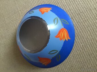 misa pevne sklo, ruzne sklenice - 2