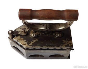 Žehlička na dřevěné uhlí - Rakousko-Uhersko - 2