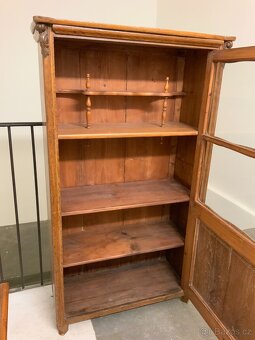 Starožitná skříň - 2