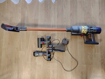 Aku bezdrátový vysavač Dyson V10 - 2