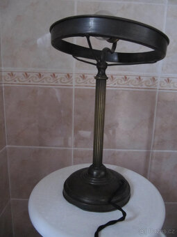 stará stolní lampa - 2