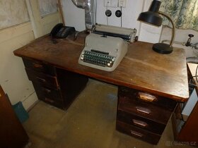 retro kancelář, dřevěný nábytek - 2
