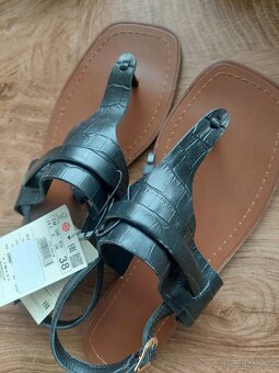 Vel. 38 Reserved kožené sandály - 2