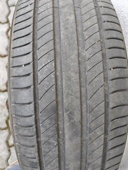 Letni pneu 235 55 R18 - 2