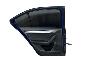Levé zadní dveře modrá LF5A Škoda Octavia 3 sedan r.v. 2016 - 2