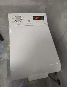 Vrchem plněná pračka Electrolux 6kg/1200 otáček - 2