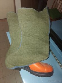 Zateplené gumové boty pro práci s pilou - 2