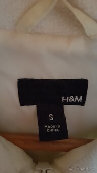 Bílá bunda s odnímat.kapucí a odním.rukávy,zn.H&M,vel. S - 2
