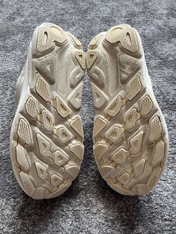 8x Dámské běžecké sportovní boty Hoka - 2