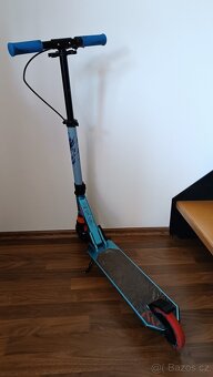 Dětská koloběžka Oxelo s brzdou na řídítkách a odpružením - 2