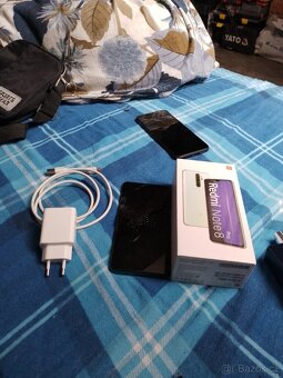 Prodám mobilní telefon na díly nebo na opravu - 2