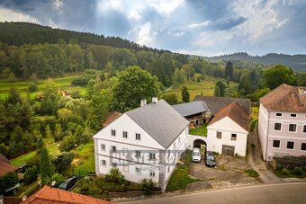 Prodej rozlehlé, zemědělské usedlosti s uzavřeným nádvořím,  - 2