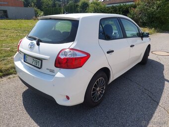 Toyota Auris 1.4 D-4D m.2013 jen 159000km - 2