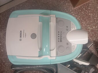 Vysavač BOSCH BWD420HYG - 2