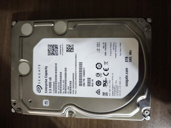 vice kusu 8TB 7200rpm SAS disky HGST, SEAGATE - 2