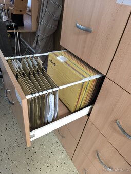 Kancelářská skříň - 2