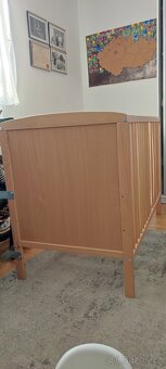 Dřevěná dětská postýlka - 2