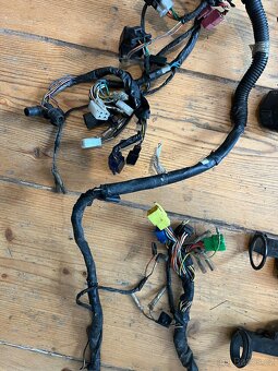 Suzuki GS 500 díly - 2