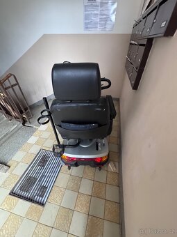 Elektrický invalidní vozík - 2
