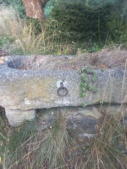 Kamenné koryto s okovy - 2