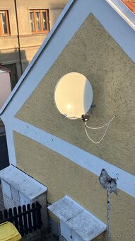 Satelitní anténa se dvěma snímači a kabely - 2
