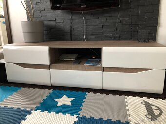 Sestava nábytku do obývacího pokoje - 2