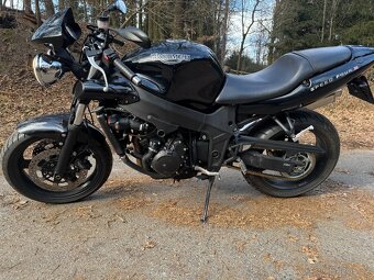 Triumph Speed Four 600 - 2