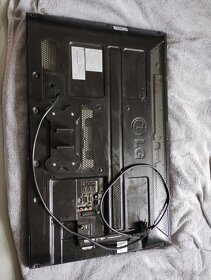 TELEVIZE LG + DRŽÁK NA ZEĎ + OVLADAČ - HEZKÝ STAV - PC 8000 - 2