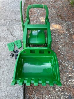 Čelní nakladač k el. traktoru John Deere - 2