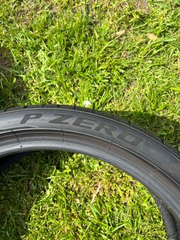 235/35 r19 letni pneu 2ks Pirelli Pzero - 2