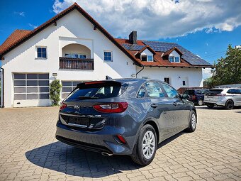 Kia Ceed JEN 43.000 km KAMERA VYHŘÍ VOLNAT SEDADLA - 2