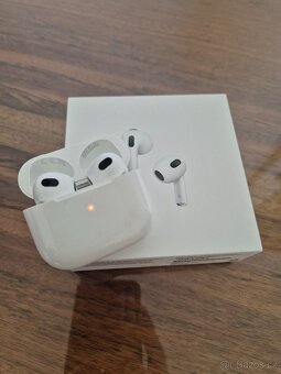 AirPods 3 generace - 2