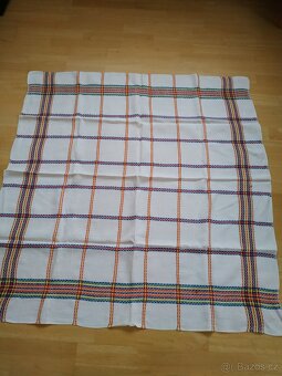 Retro ubrus 120x120 - 2