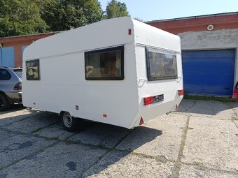 Knaus+sluneční clona - 2