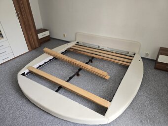 Prodám manželskou postel - 2