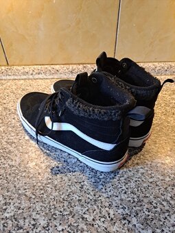Kotníkové boty Vans - vel. 40,5 - 2