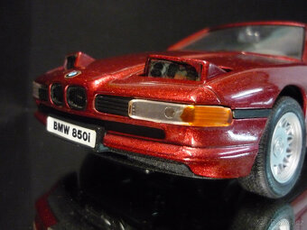 BMW 850i Road Tough 1/18 - 2