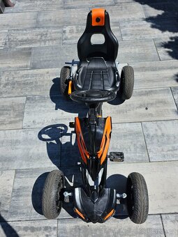 Prodám šlapací káru/motokáru Gokart Joy 4kids orange - 2