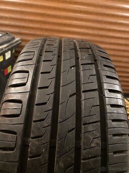 Pneu 225/45 R18 - 2
